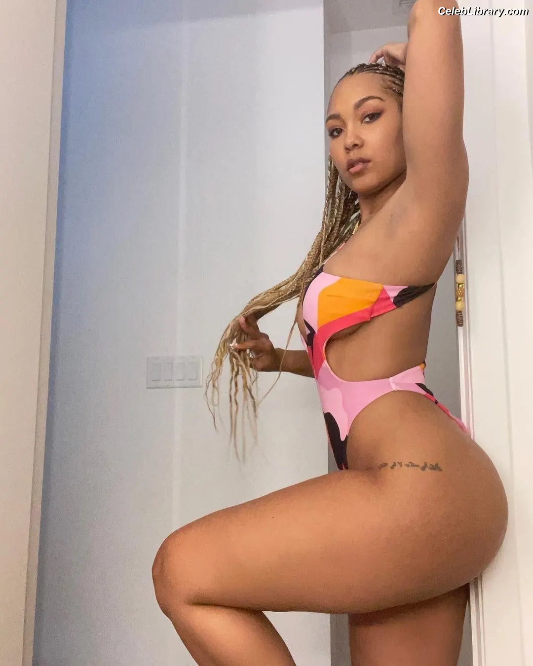 Parker McKenna Posey photo 5 of 797
