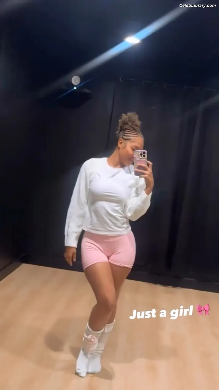 Parker McKenna Posey photo 18 of 797