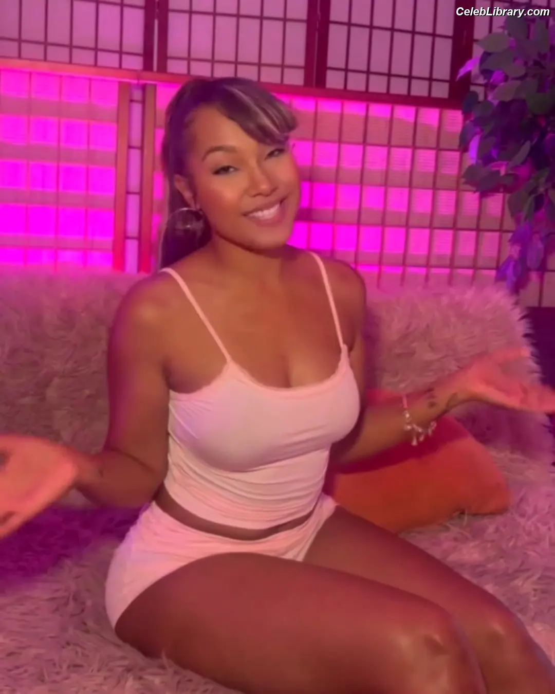 Parker McKenna Posey photo 16 of 797