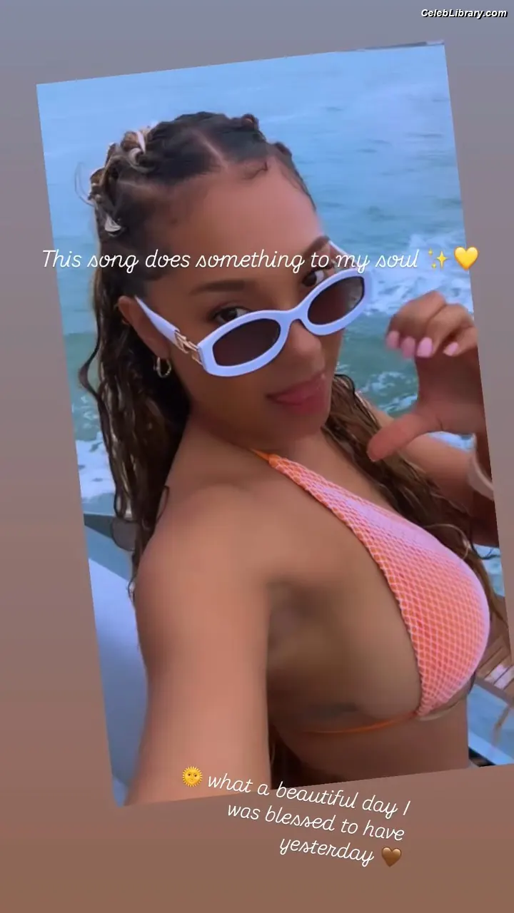 Parker McKenna Posey photo 17 of 797