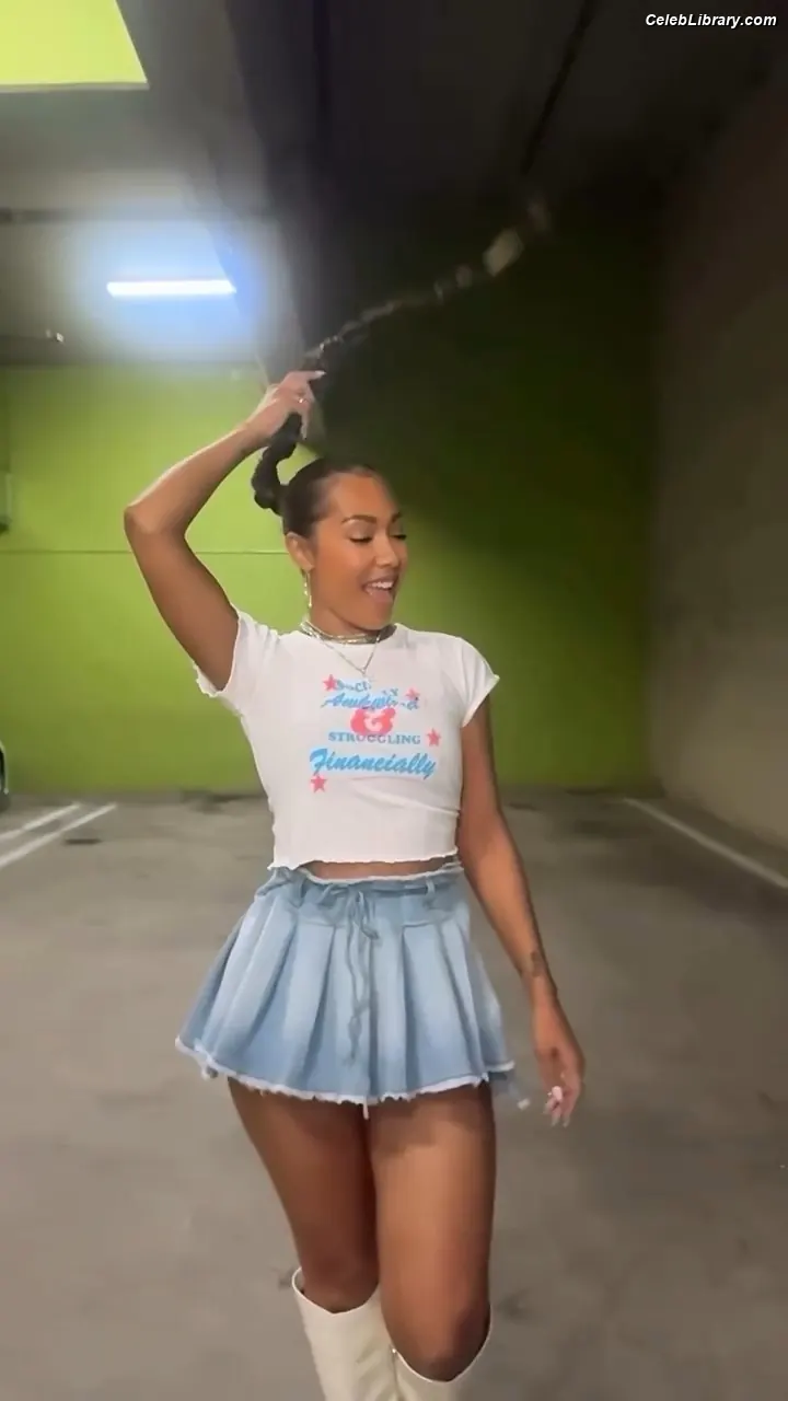 Parker McKenna Posey photo 1 of 797