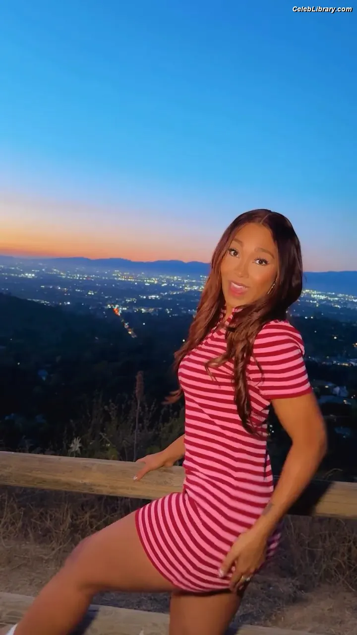 Parker McKenna Posey photo 18 of 797