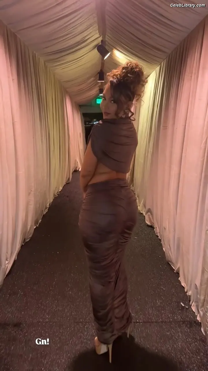 Parker McKenna Posey photo 16 of 797