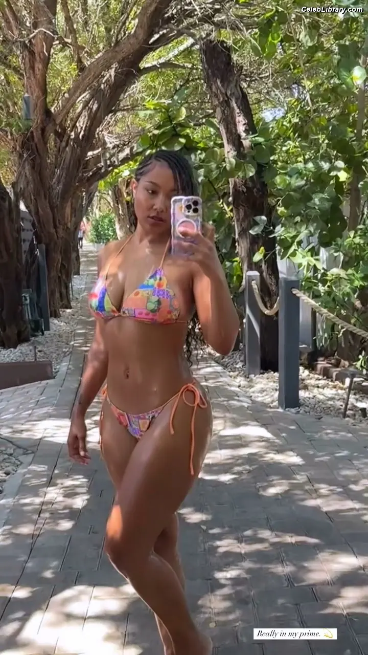 Parker McKenna Posey photo 23 of 797