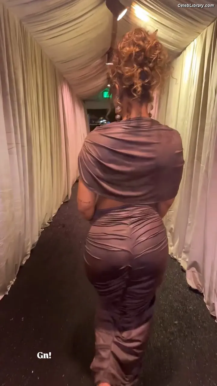 Parker McKenna Posey photo 7 of 797