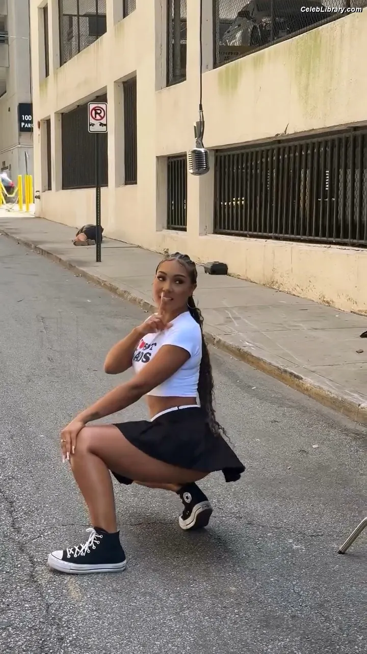 Parker McKenna Posey photo 23 of 797