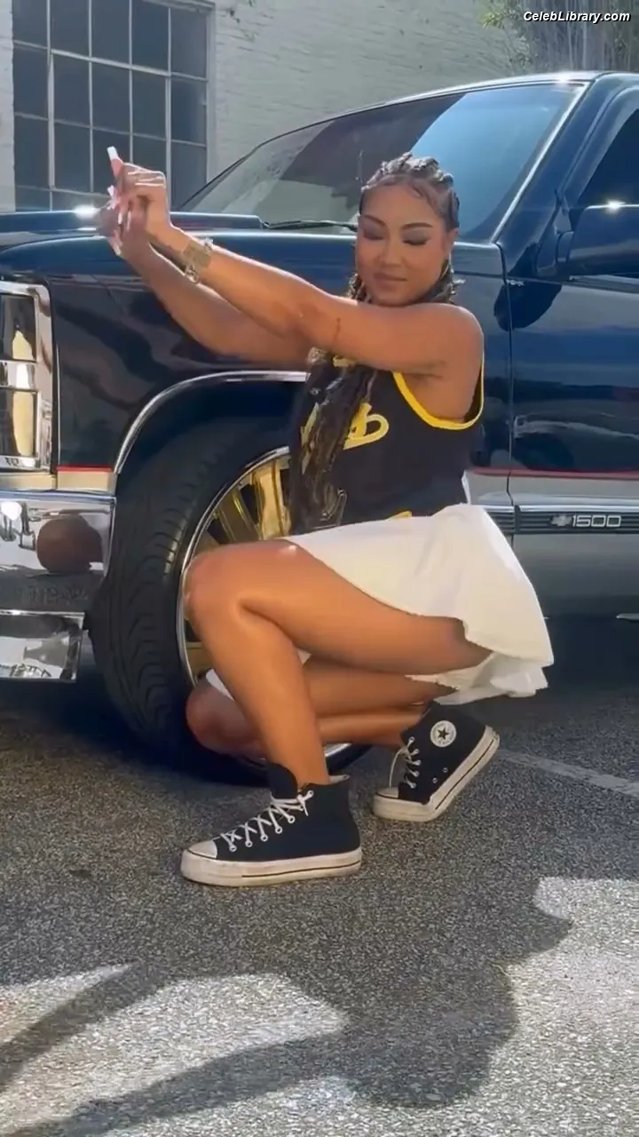 Parker McKenna Posey photo 4 of 797