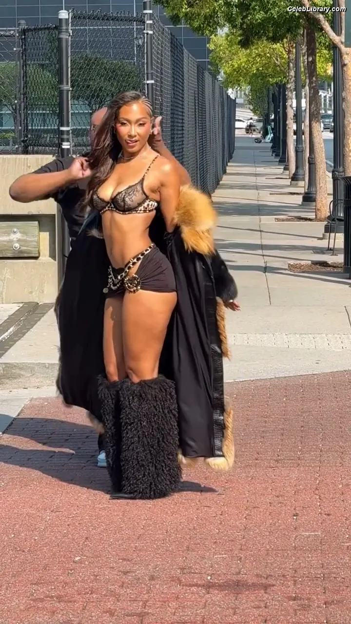 Parker McKenna Posey photo 15 of 797