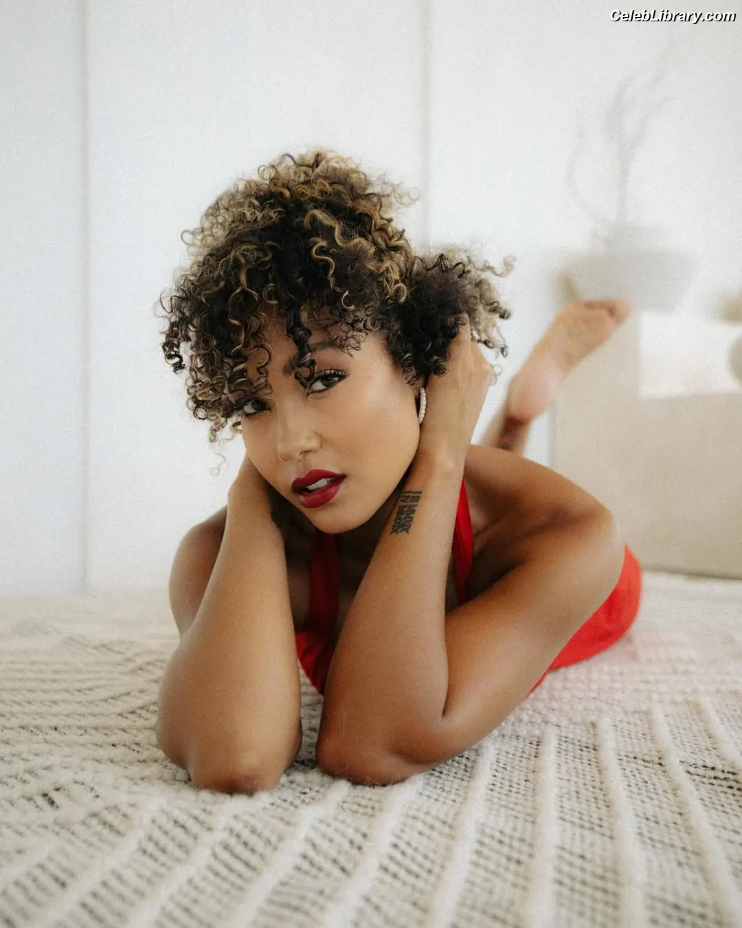 Parker McKenna Posey photo 6 of 797