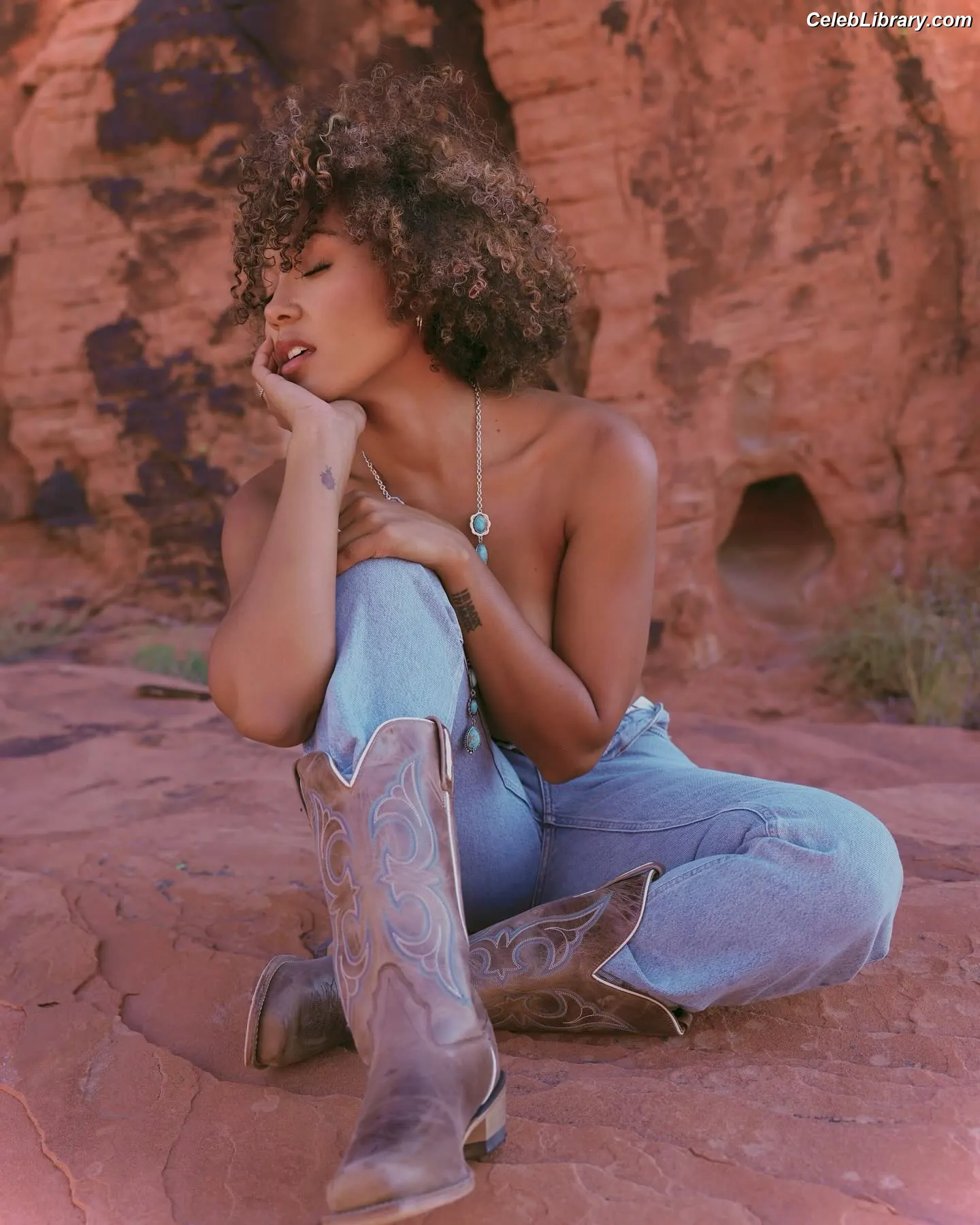 Parker McKenna Posey photo 10 of 797
