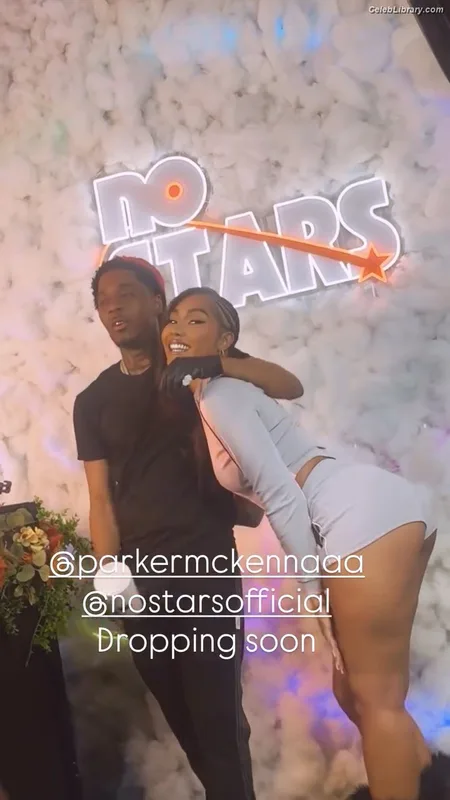 Parker McKenna Posey photo 3 of 797