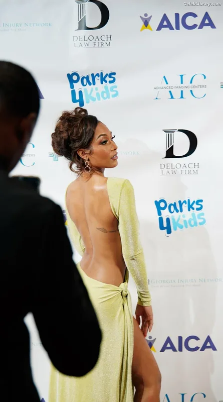 Parker McKenna Posey photo 4 of 797