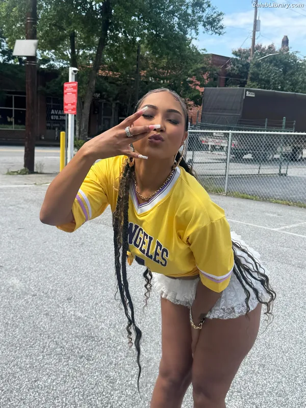 Parker McKenna Posey photo 11 of 797