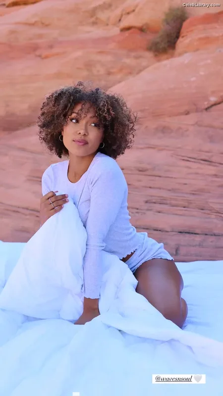 Parker McKenna Posey photo 5 of 797