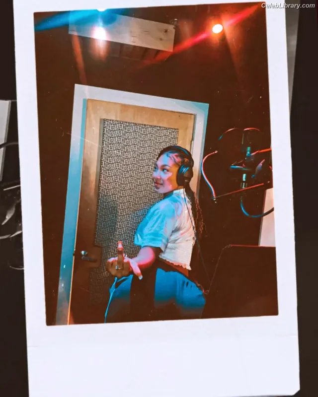 Parker McKenna Posey photo 9 of 797