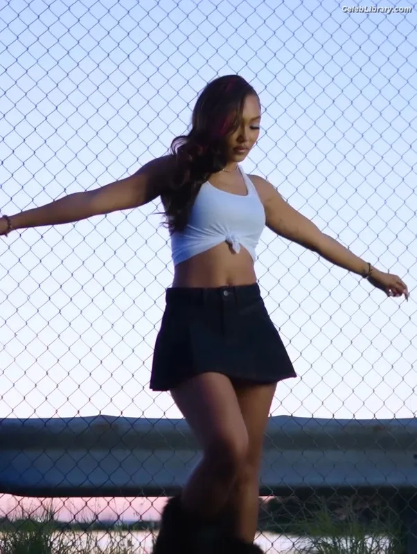 Parker McKenna Posey photo 13 of 797