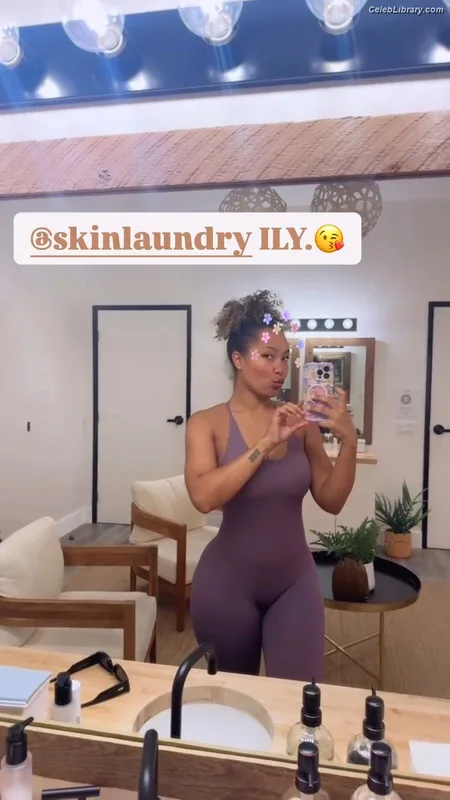 Parker McKenna Posey photo 14 of 797