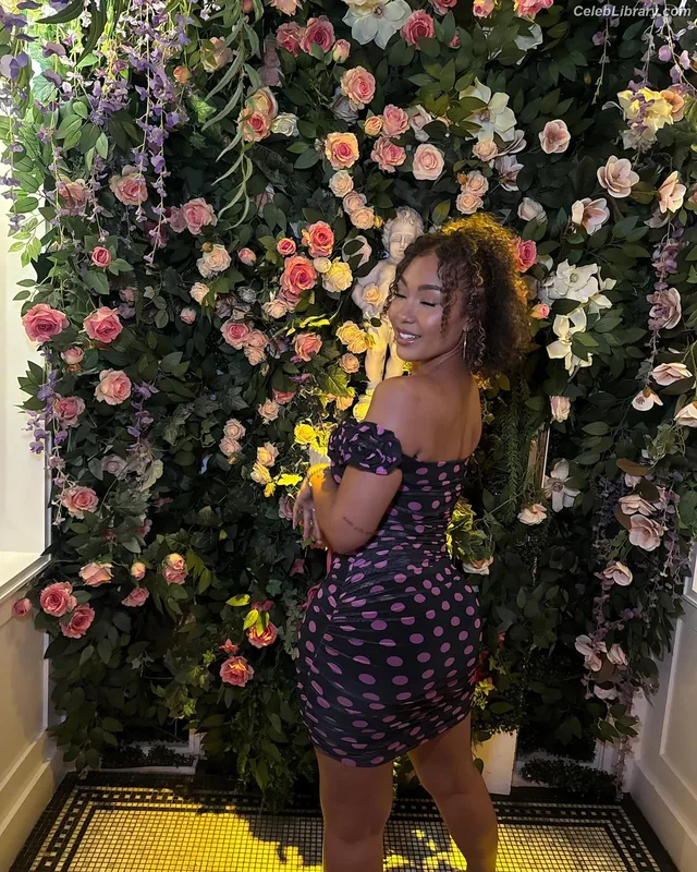 Parker McKenna Posey photo 13 of 797