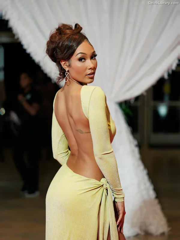 Parker McKenna Posey photo 17 of 797