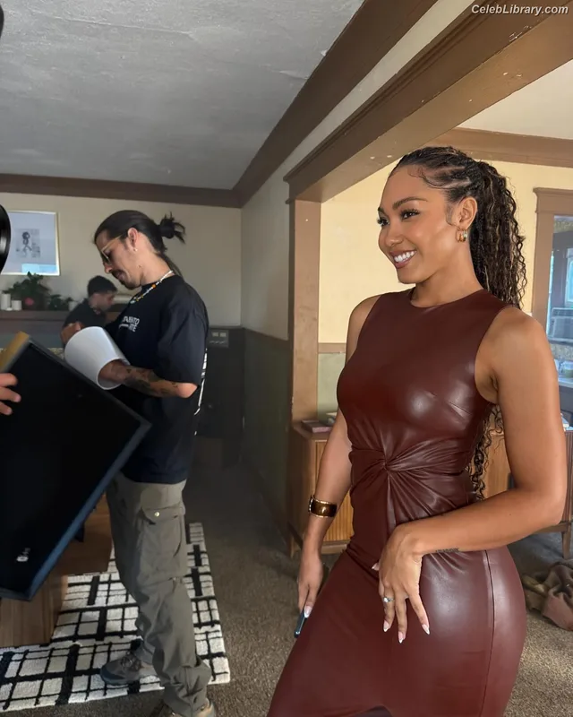 Parker McKenna Posey photo 20 of 797