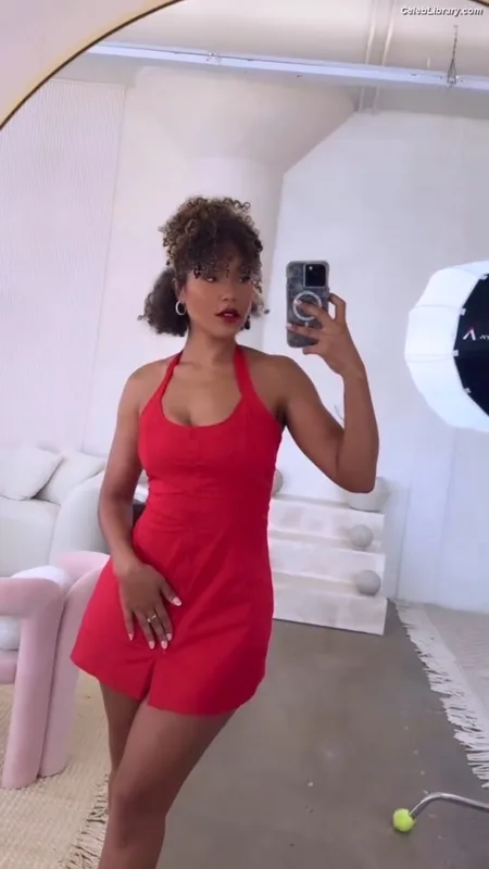 Parker McKenna Posey photo 19 of 797