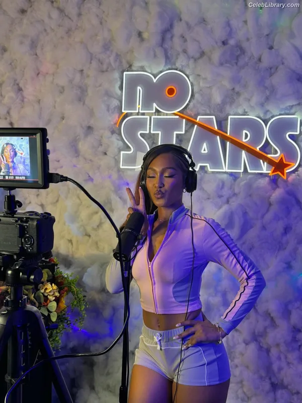 Parker McKenna Posey photo 24 of 797