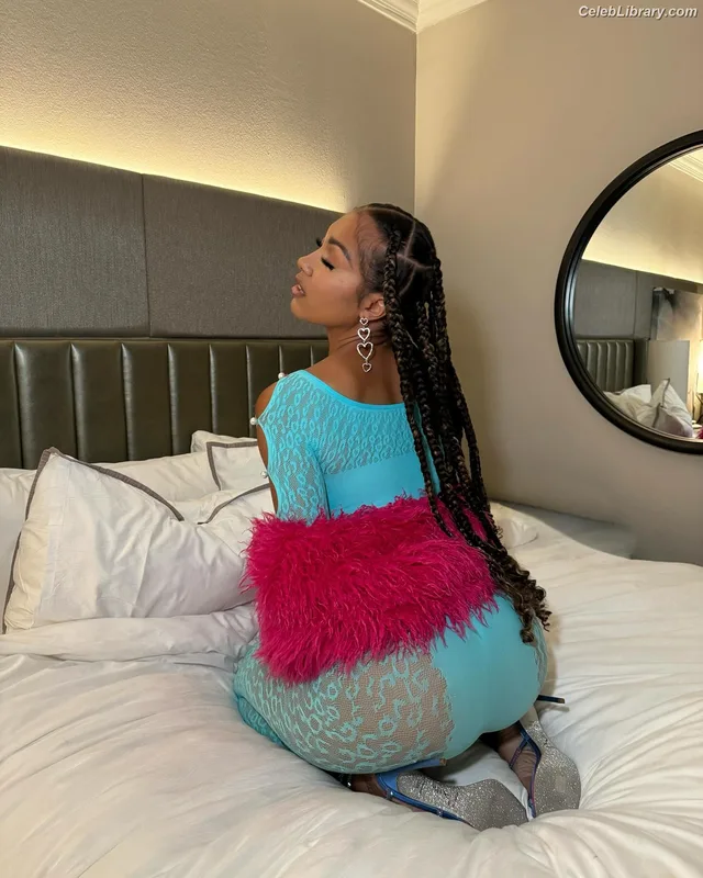 Parker McKenna Posey photo 7 of 797