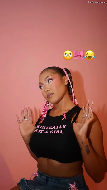 Parker McKenna Posey photo 9 of 797