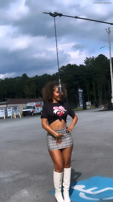 Parker McKenna Posey photo 12 of 797