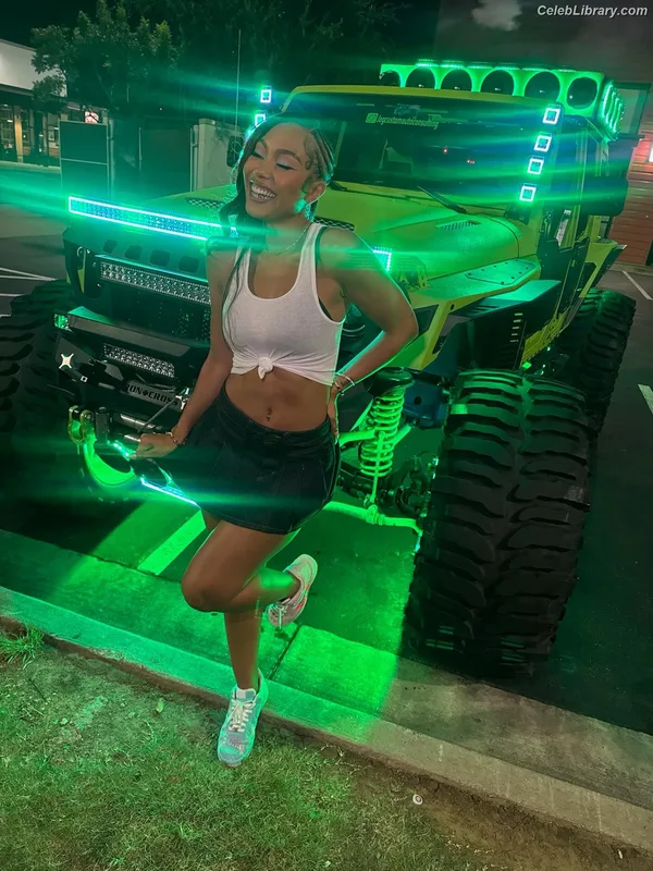 Parker McKenna Posey photo 6 of 797