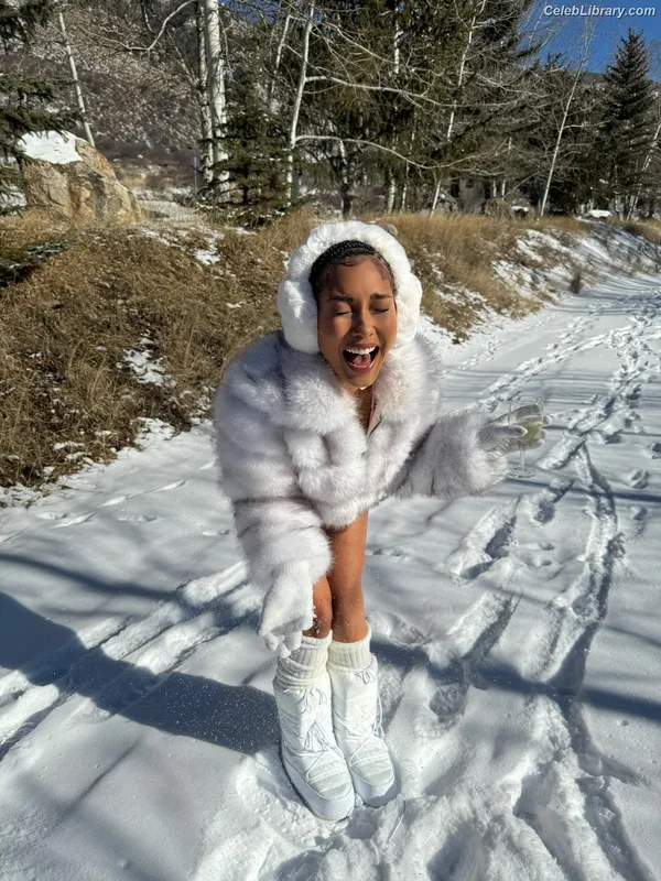 Parker McKenna Posey photo 7 of 797