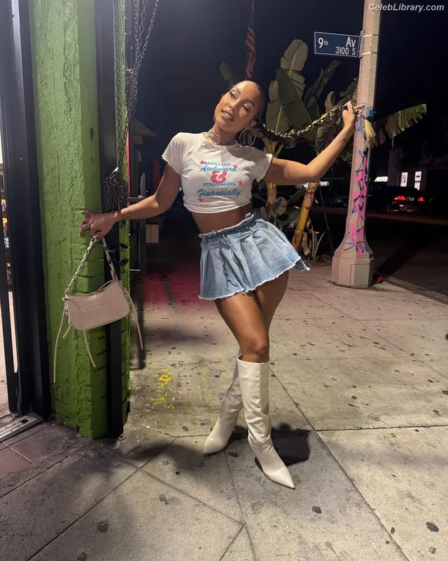 Parker McKenna Posey photo 9 of 797