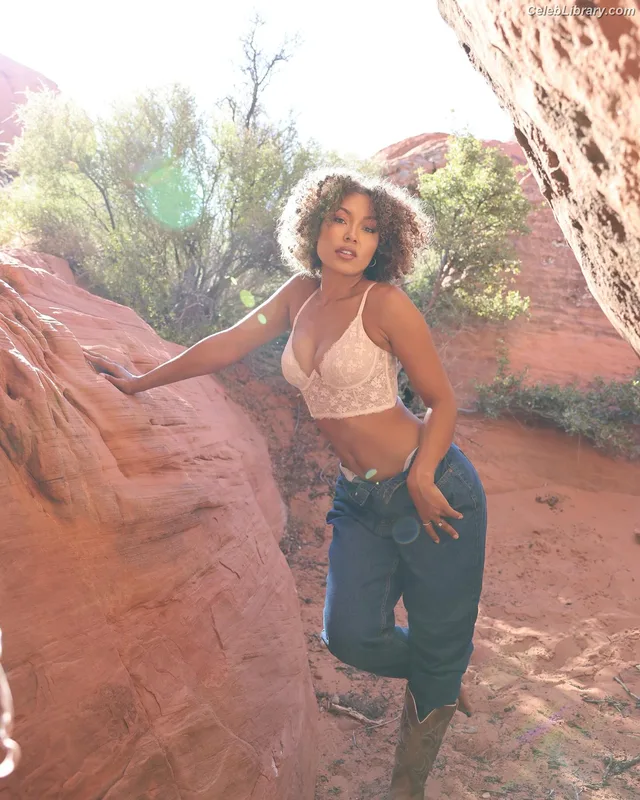 Parker McKenna Posey photo 18 of 797