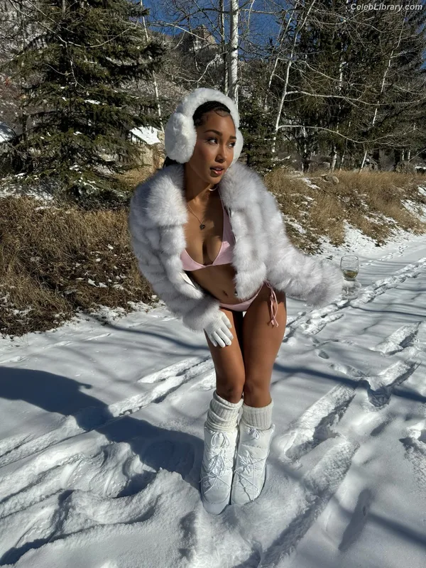 Parker McKenna Posey photo 3 of 797