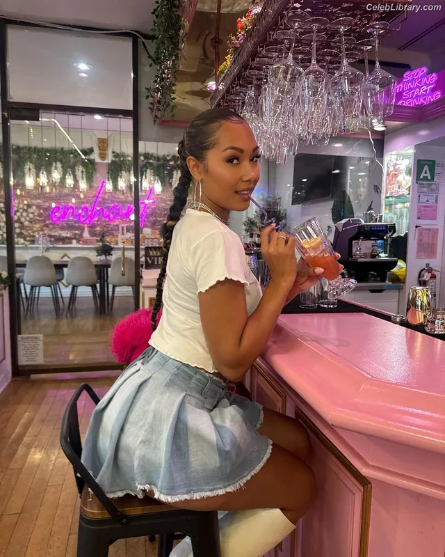 Parker McKenna Posey photo 5 of 797