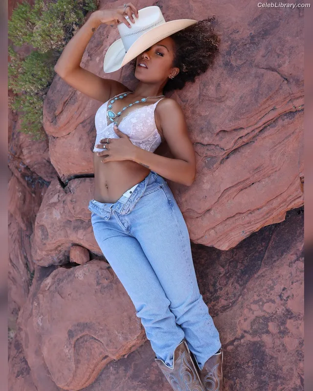 Parker McKenna Posey photo 7 of 797