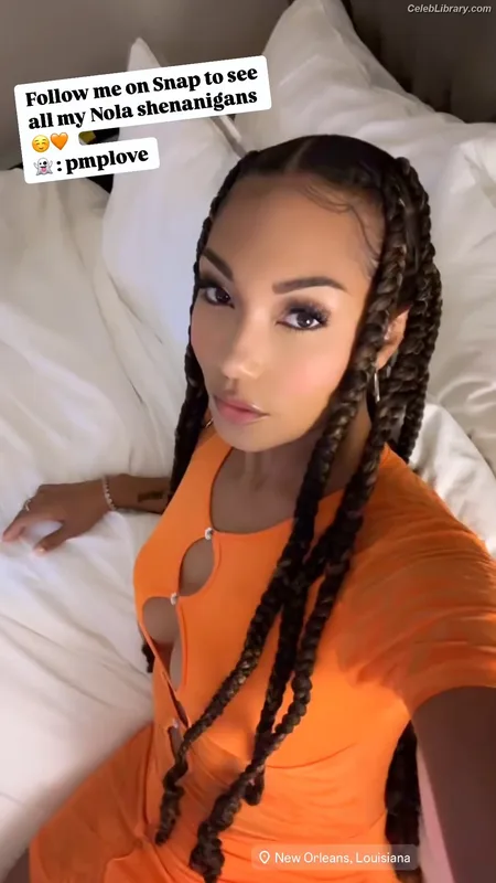 Parker McKenna Posey photo 22 of 797