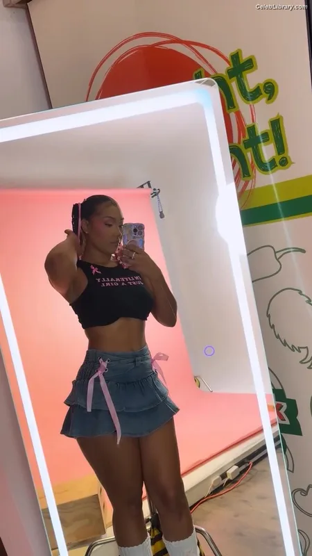 Parker McKenna Posey photo 11 of 797