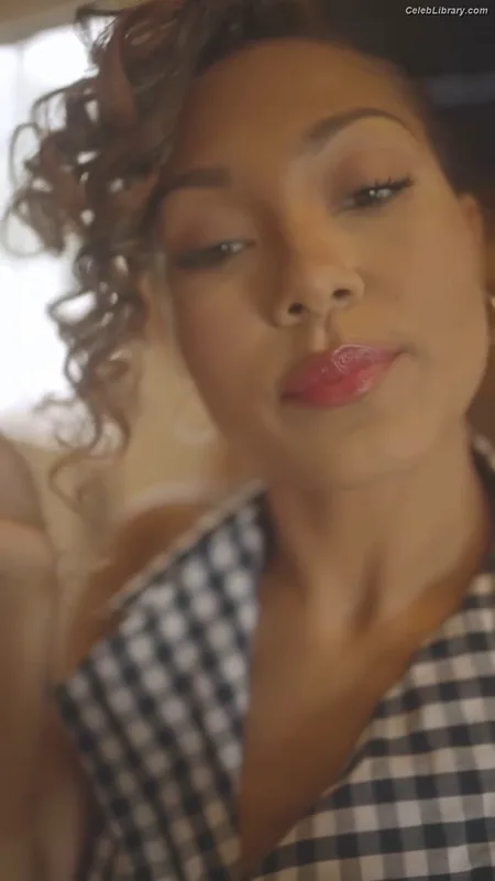 Parker McKenna Posey photo 23 of 797