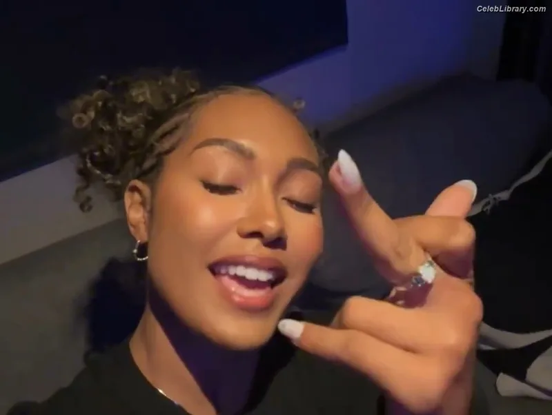 Parker McKenna Posey photo 3 of 797