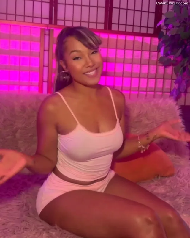 Parker McKenna Posey photo 16 of 797
