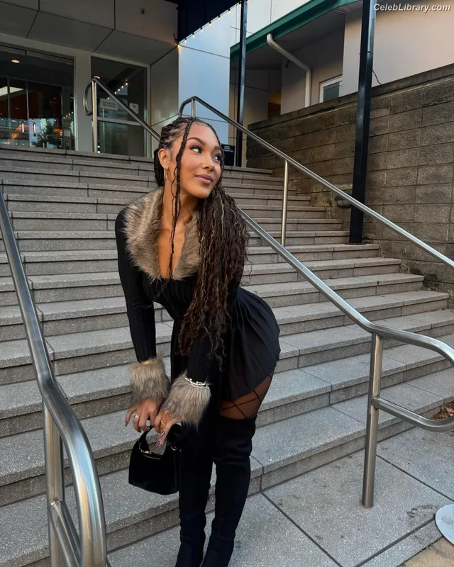 Parker McKenna Posey photo 12 of 797
