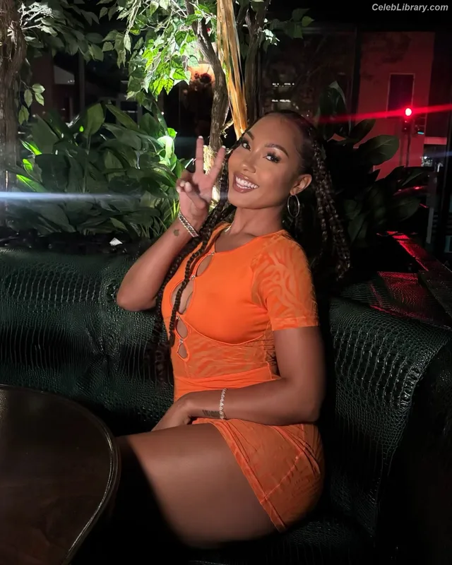 Parker McKenna Posey photo 8 of 797