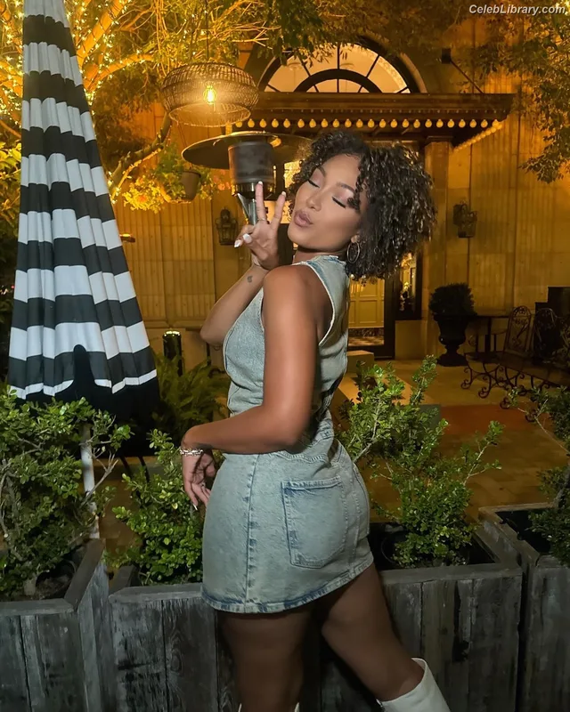 Parker McKenna Posey photo 2 of 797