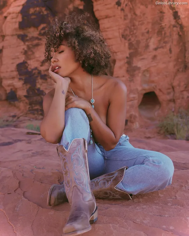 Parker McKenna Posey photo 9 of 797