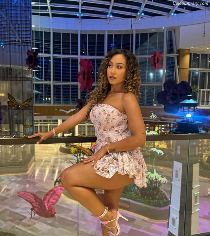 Parker McKenna Posey photo 11 of 797