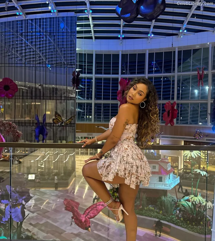 Parker McKenna Posey photo 13 of 797