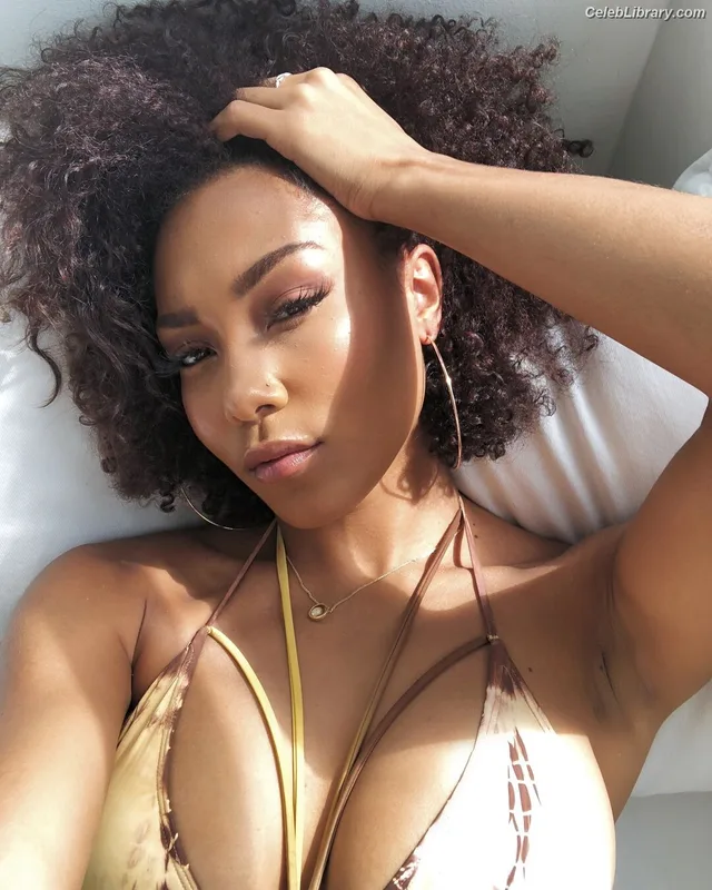 Parker McKenna Posey photo 22 of 797
