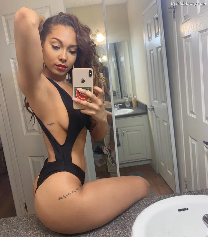Parker McKenna Posey photo 15 of 797