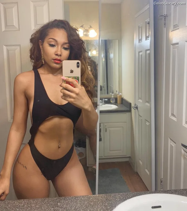 Parker McKenna Posey photo 18 of 797